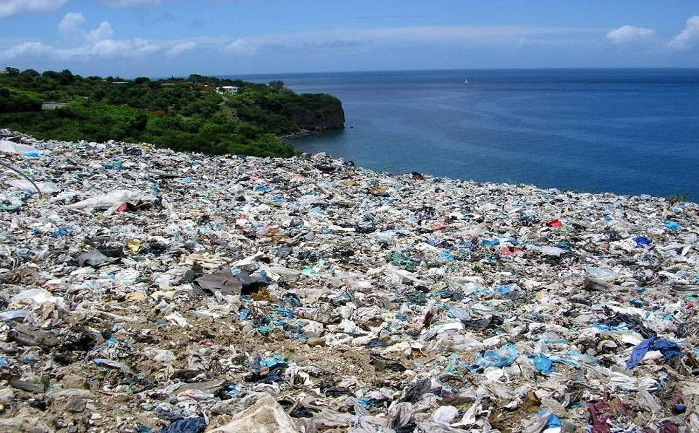 How the plastics in our clothing are polluting our oceans